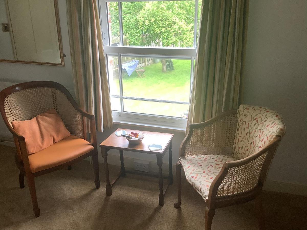 Bed and Breakfast Bwthyn Cudd Вестбері Екстер'єр фото